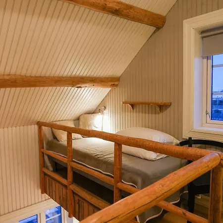 Mini Sakrisøy * Reine